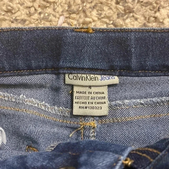 Calvin Klein toddler blue denim shorts | size 4T UNISEX - Picture 3 of 8